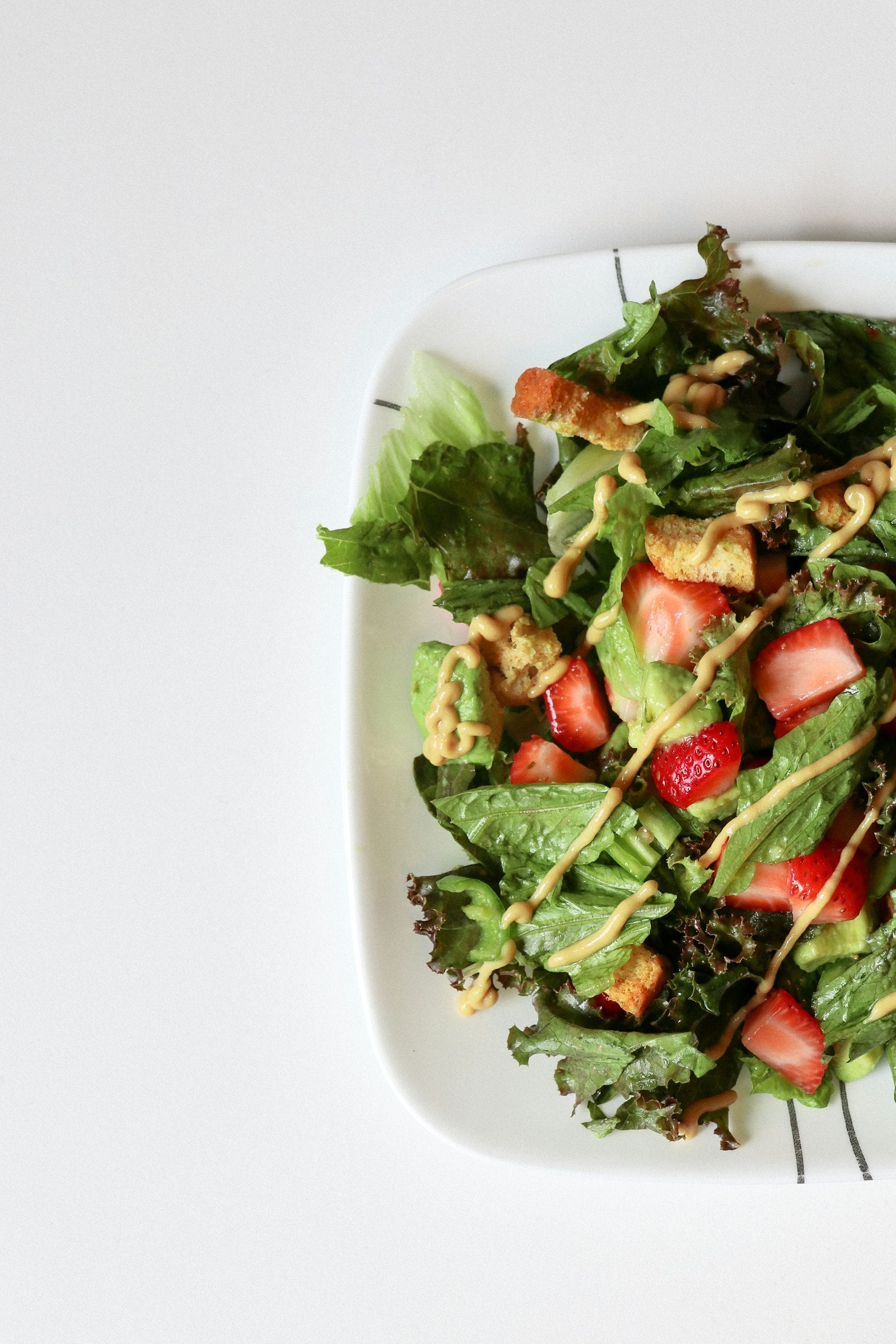 Strawberry garden salad